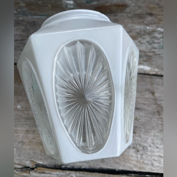 Vintage white & clear starburst MCM light cover glass lighting - Picture 1 of 4